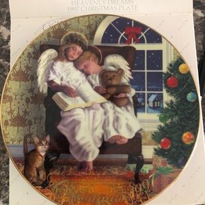 Avon, 1997 Christmas plate. Heavenly dreams